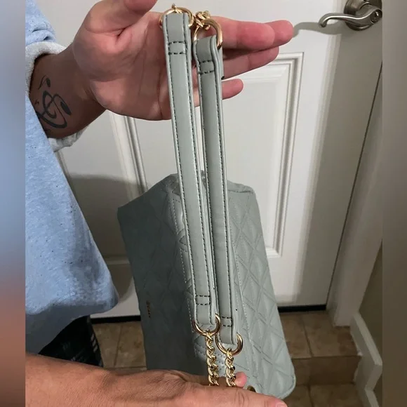 Gorgeous KEM Mint Green Purse (2023 Spring Collection) - Picture 6 of 10
